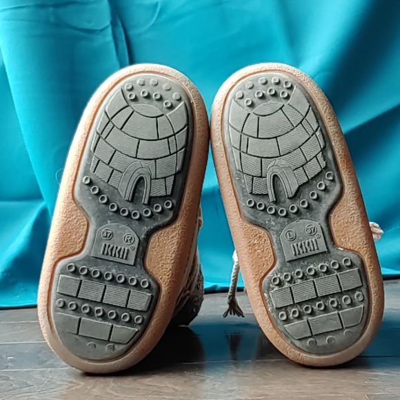 Ikkii Sequin Trim Snow Boots - Picture 4 of 5